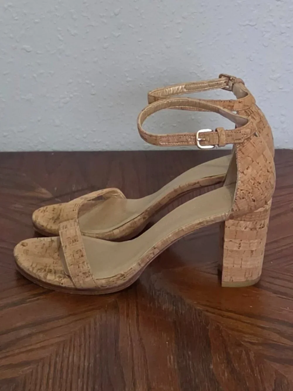 Stuart Weitzman Cork Ankle Strap Block Heel Sandals Women's Size 6M Beige